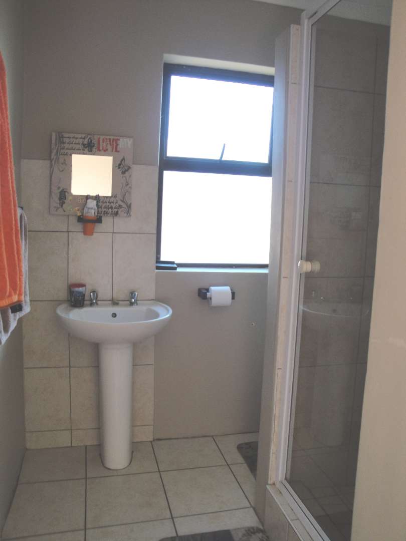 4 Bedroom Property for Sale in Sydenham Eastern Cape